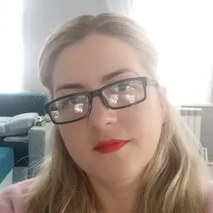 Я Карина, 39, ищу девушку для общения из Москвы