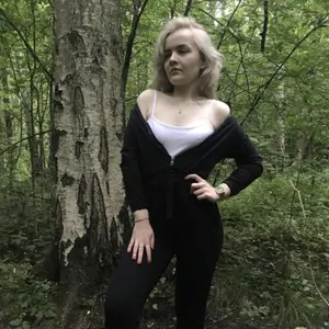 Я Дарья, 23, ищу парня для регулярного секса из Воронежа